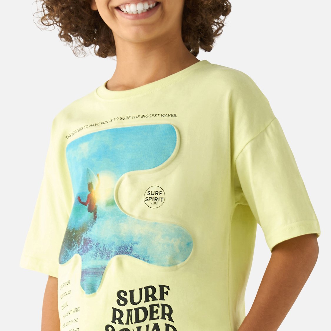 Juniors Graphic Print T-shirt with Short Sleeves and Crew Neck