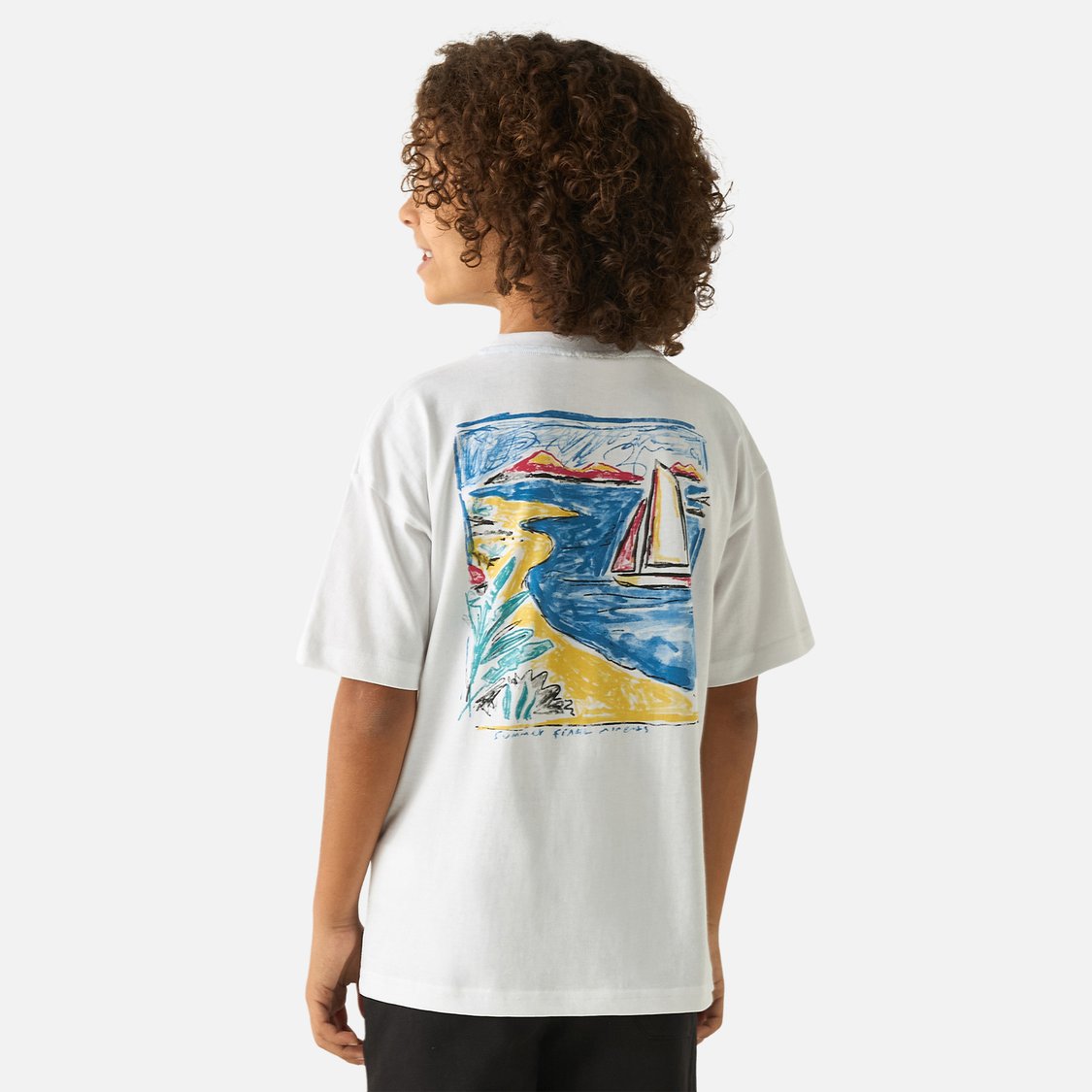 Juniors Graphic Print T-shirt with Short Sleeves and Crew Neck