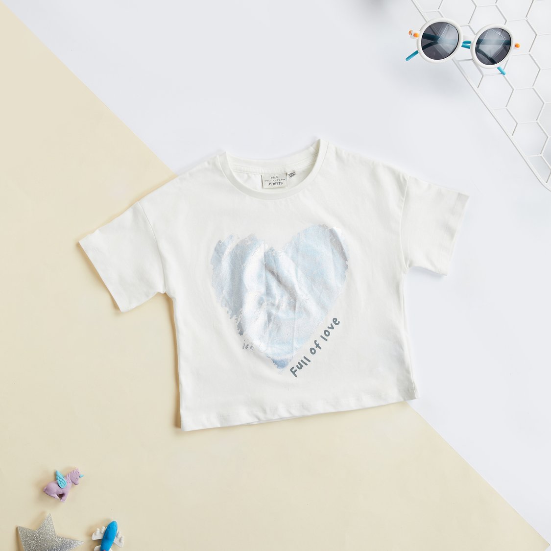 Juniors Heart Print T-shirt with Crew Neck and Short Sleeves