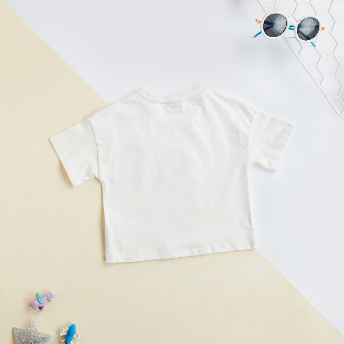 Juniors Heart Print T-shirt with Crew Neck and Short Sleeves