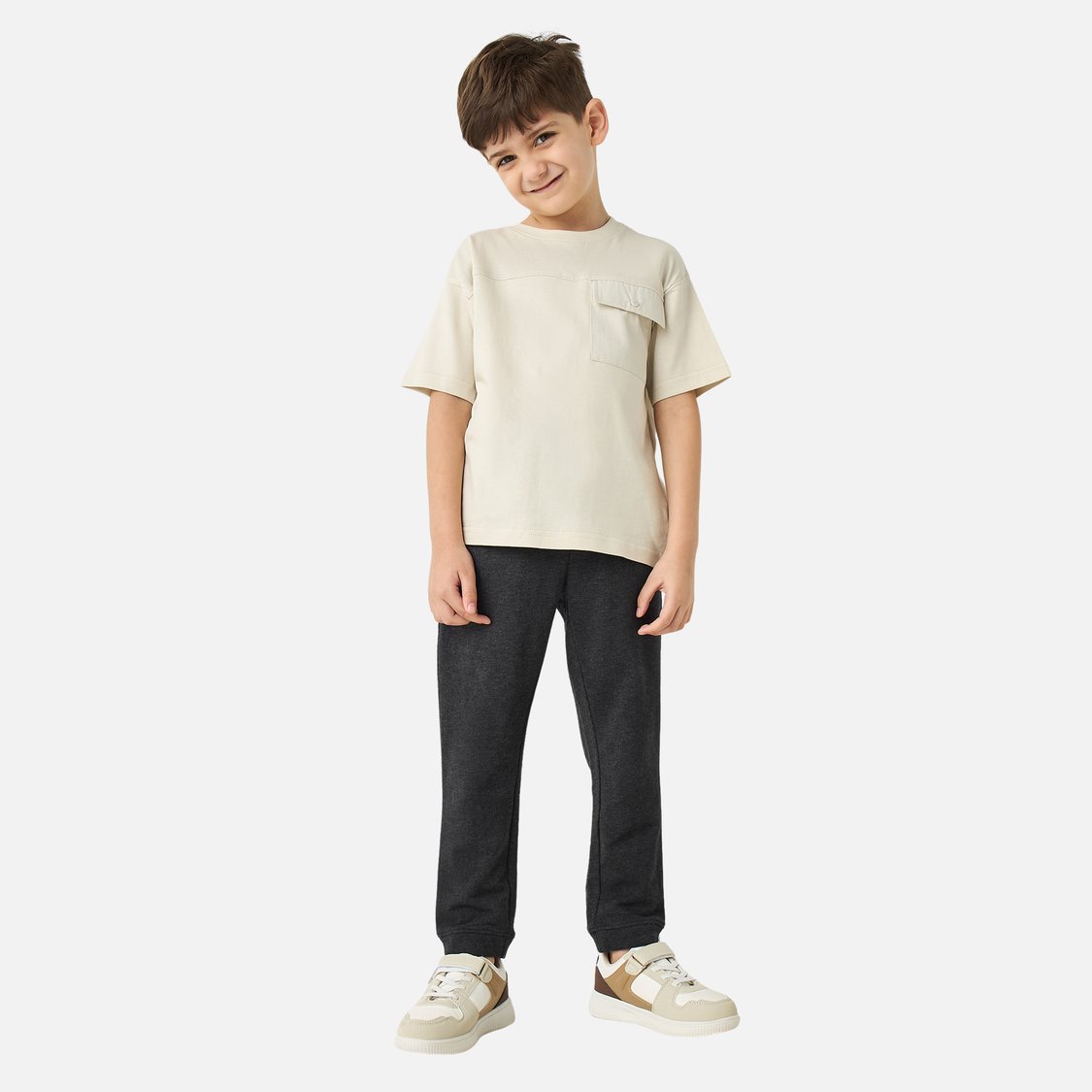 Juniors Solid T-shirt with Front Pocket and Short Sleeves