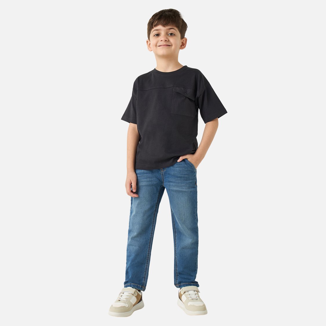 Juniors Solid T-shirt with Front Pocket and Short Sleeves