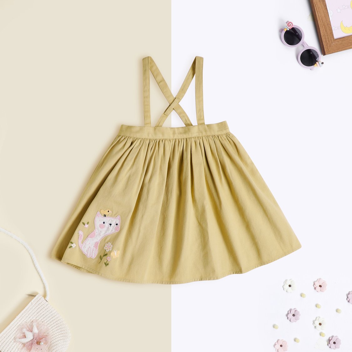 Juniors Printed T-shirt and Pinafore Skirt
