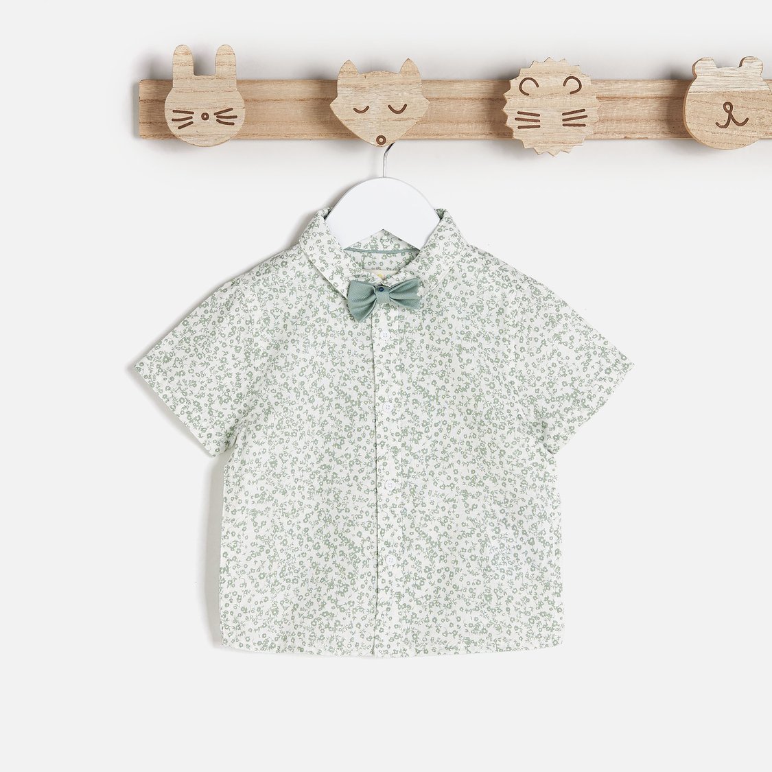 Juniors All-Over Floral Print Shirt with Bow Tie