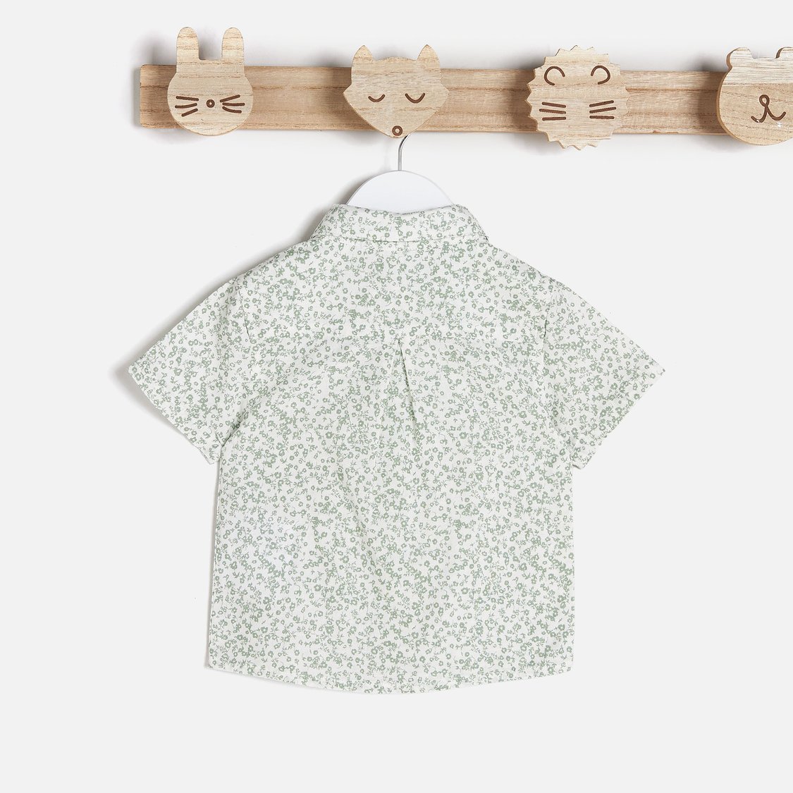 Juniors All-Over Floral Print Shirt with Bow Tie
