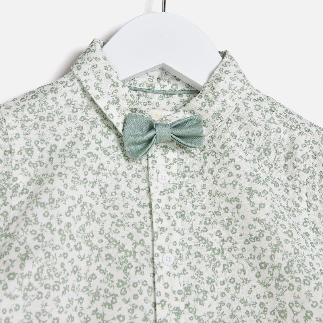 Juniors All-Over Floral Print Shirt with Bow Tie