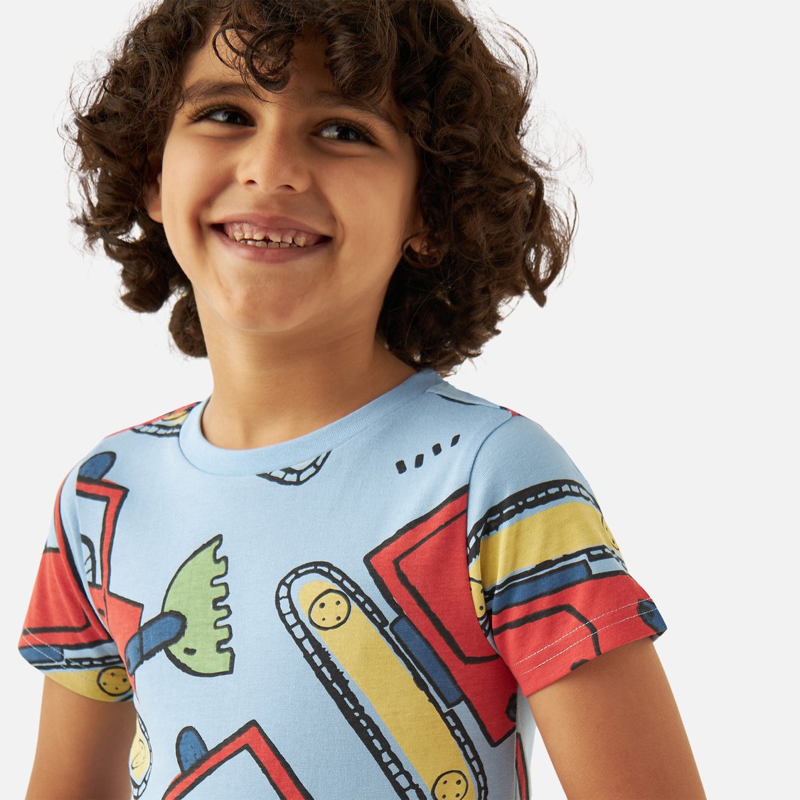 Juniors All-Over Vehicle Print T-shirt with Crew Neck and Short Sleeves