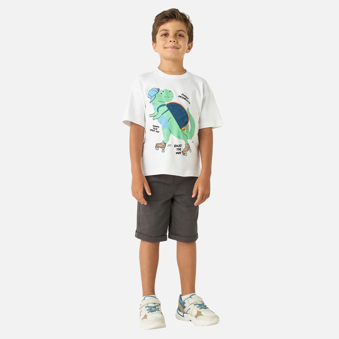 Juniors Graphic Print T-shirt with Crew Neck and Short Sleeves