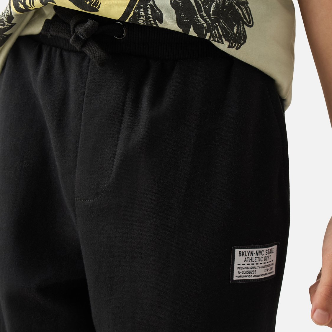Juniors Solid Joggers with Drawstring Closure and Pockets