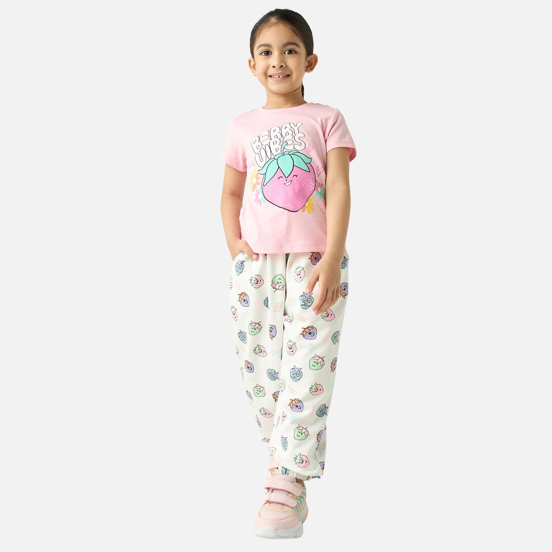 Juniors Graphic Print T-shirt with Crew Neck and Short Sleeves