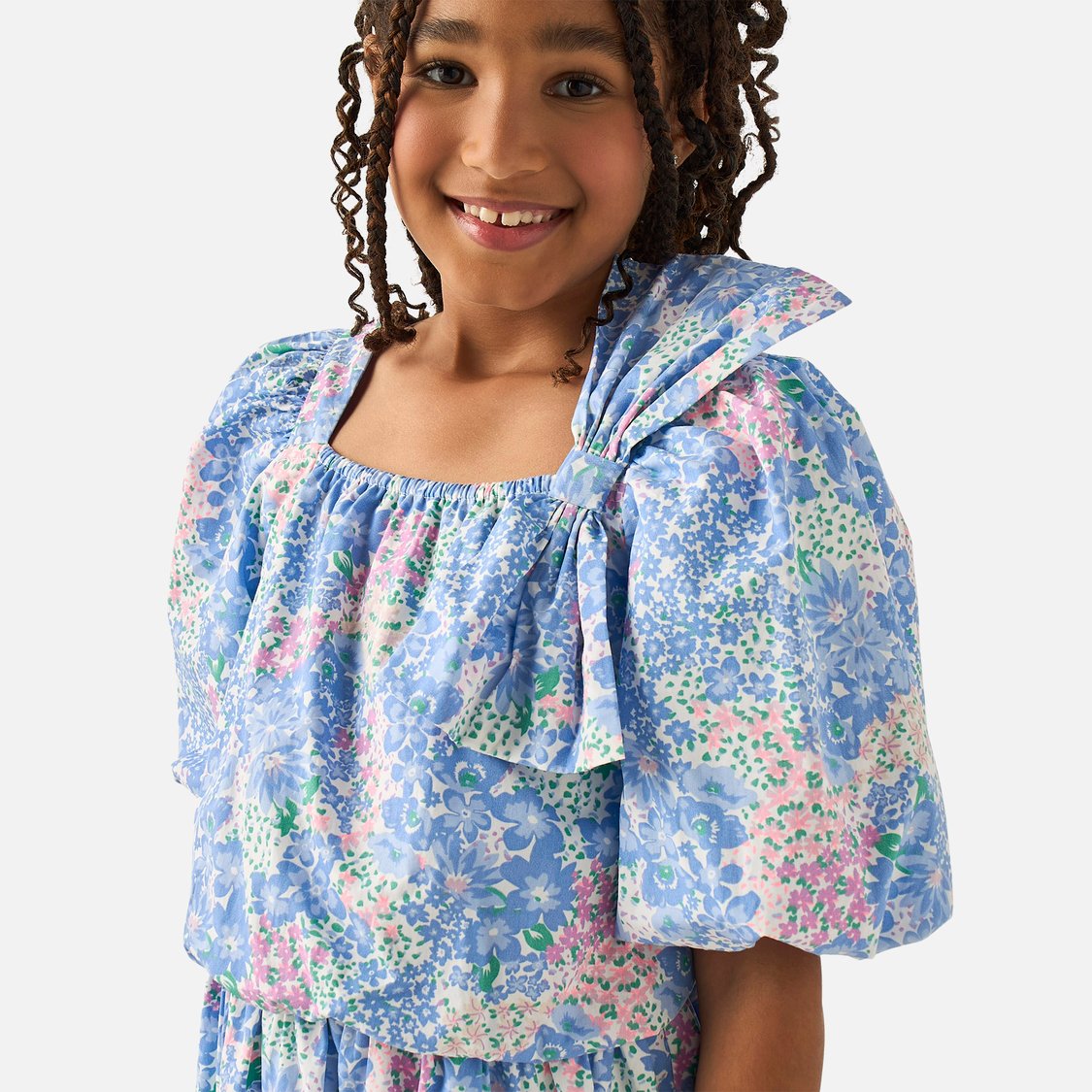 Juniors All-Over Floral Print Bow Applique A-line Dress