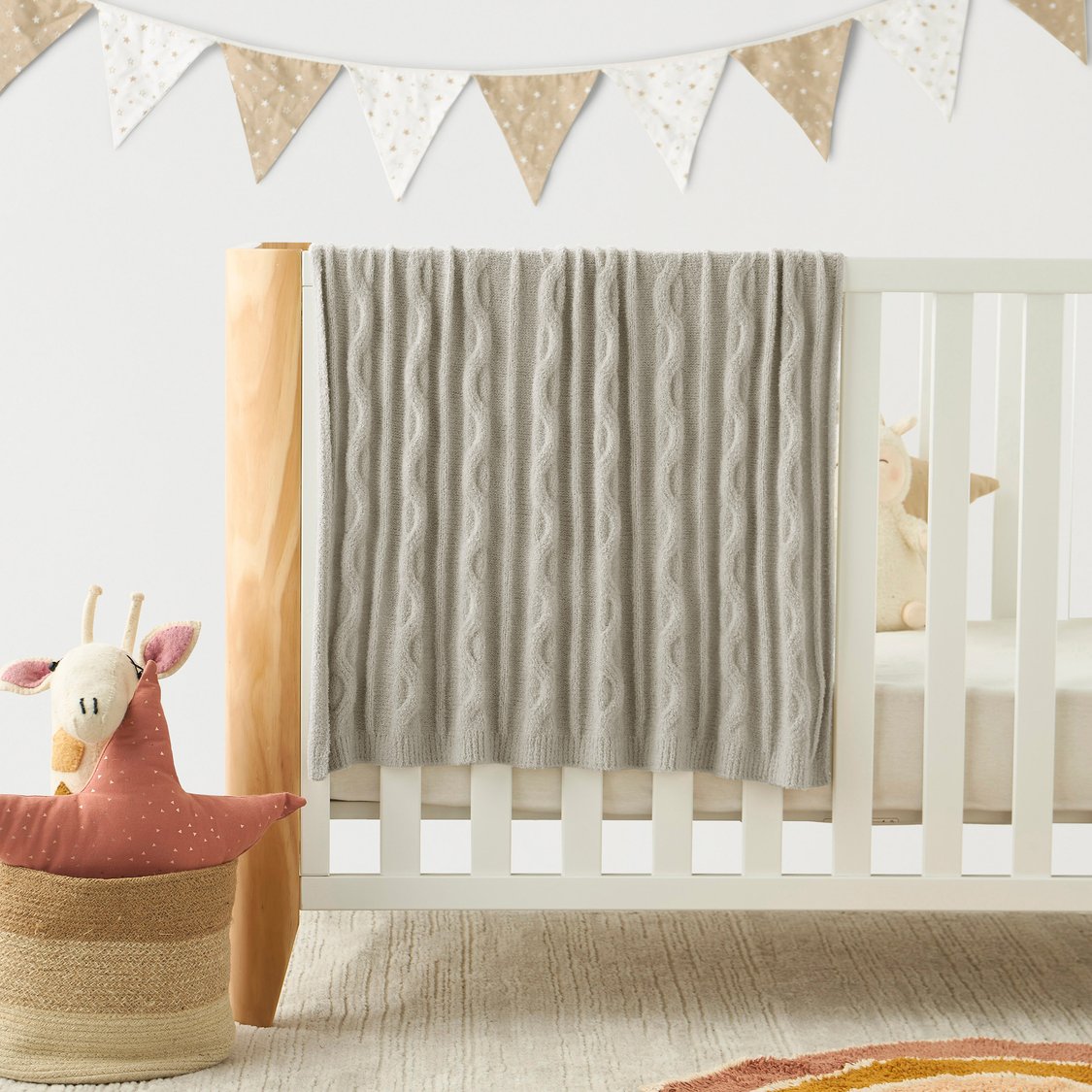 Giggles Cable Knitted Throw - 80x100 cm