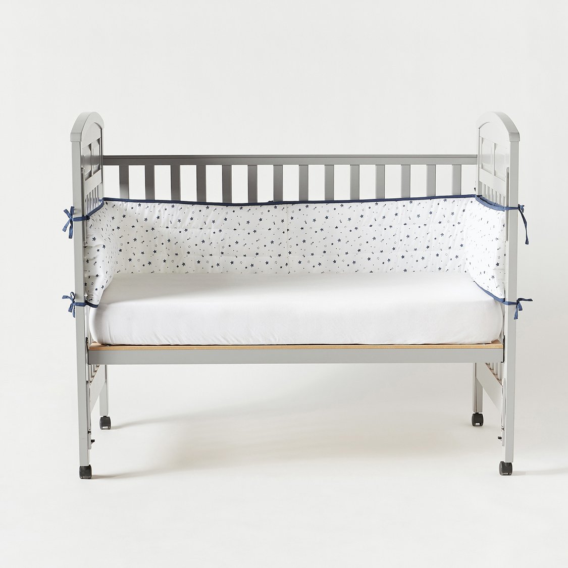 Juniors Printed Cot Bumper - 30x390 cm