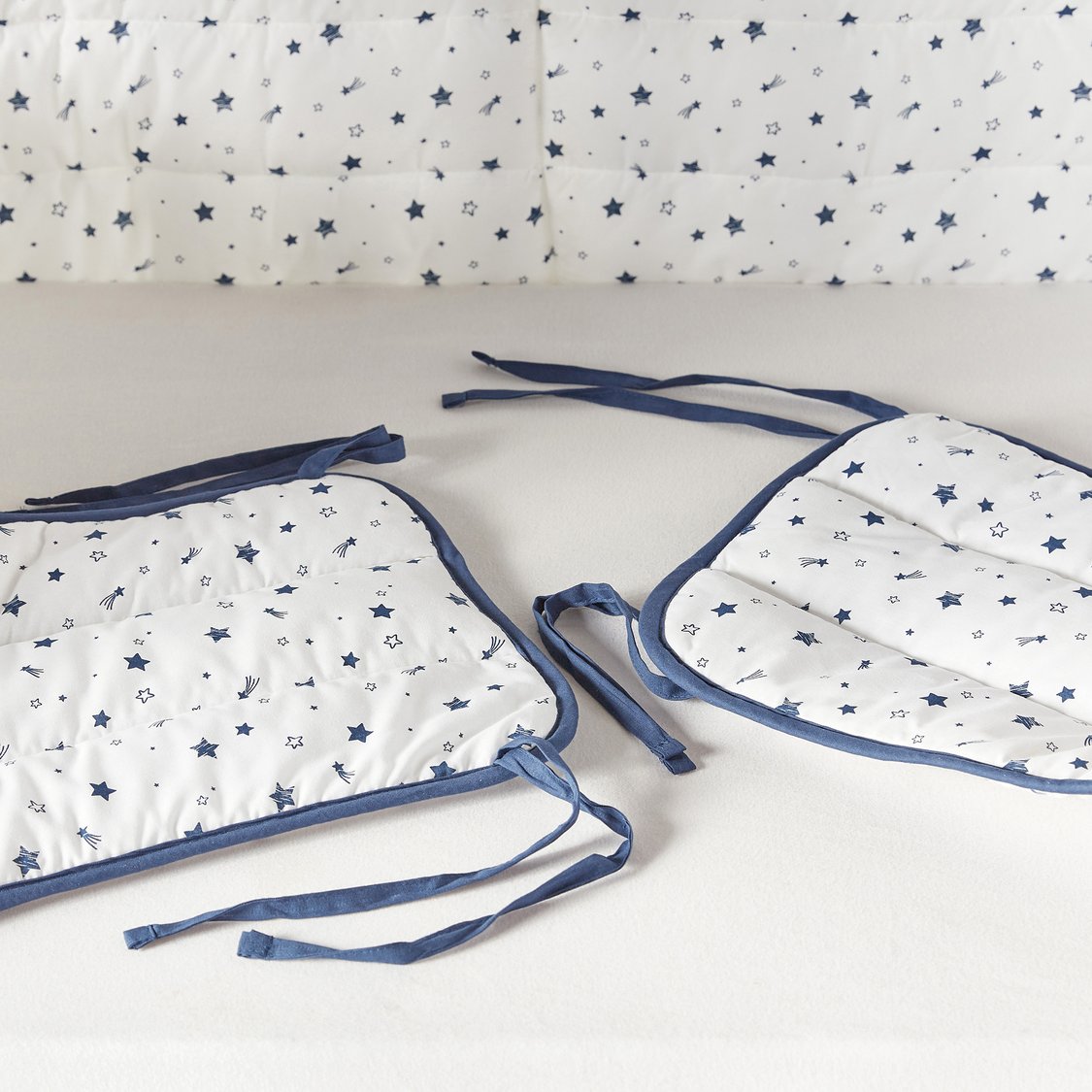 Juniors Printed Cot Bumper - 30x390 cm