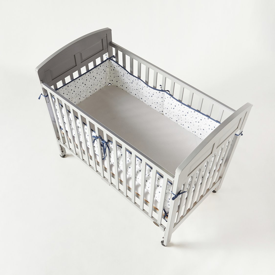 Juniors Printed Cot Bumper - 30x390 cm