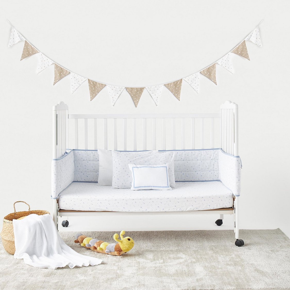 Juniors Printed Cot Bumper - 30x390 cm