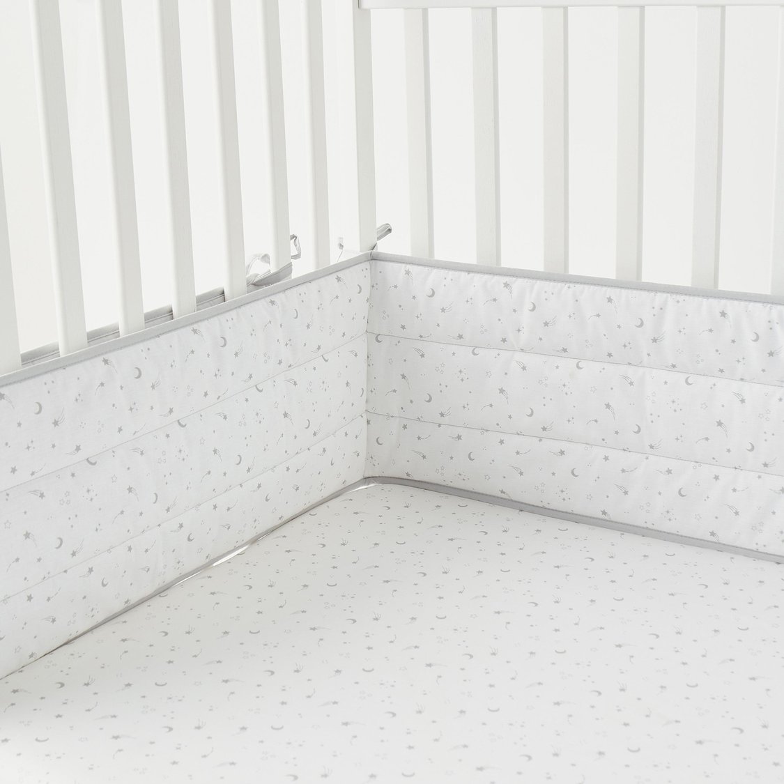 Juniors Printed Cot Bumper - 30x390 cm