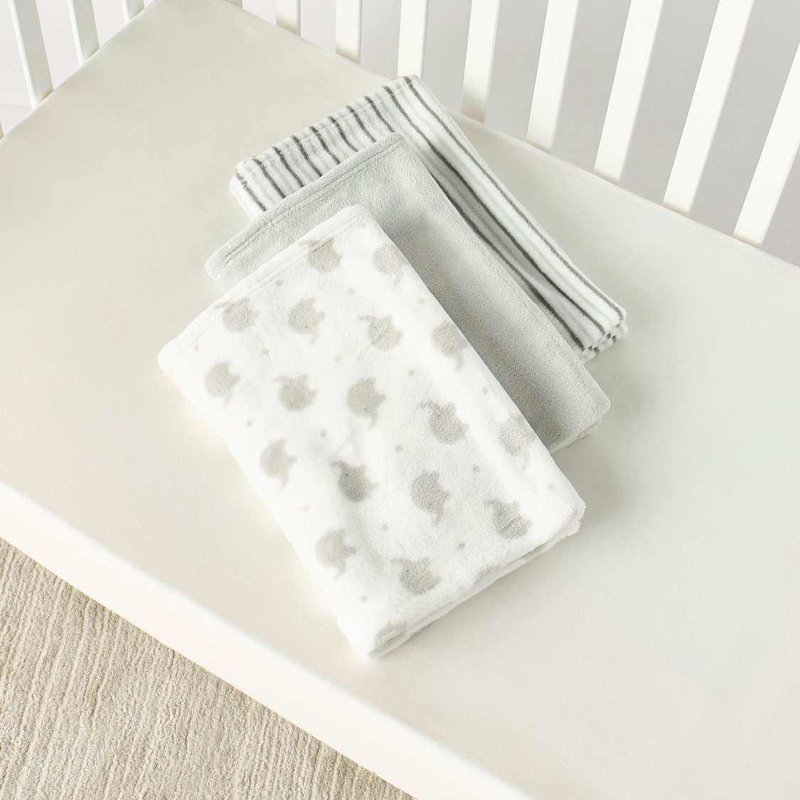 Juniors 3-Piece Assorted Fleece Raschel Blanket Set - 76x102 cm