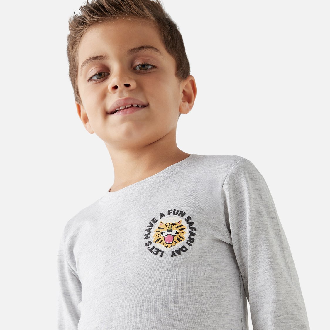 Juniors Tiger Print T-shirt with Long Sleeves and Crew Neck