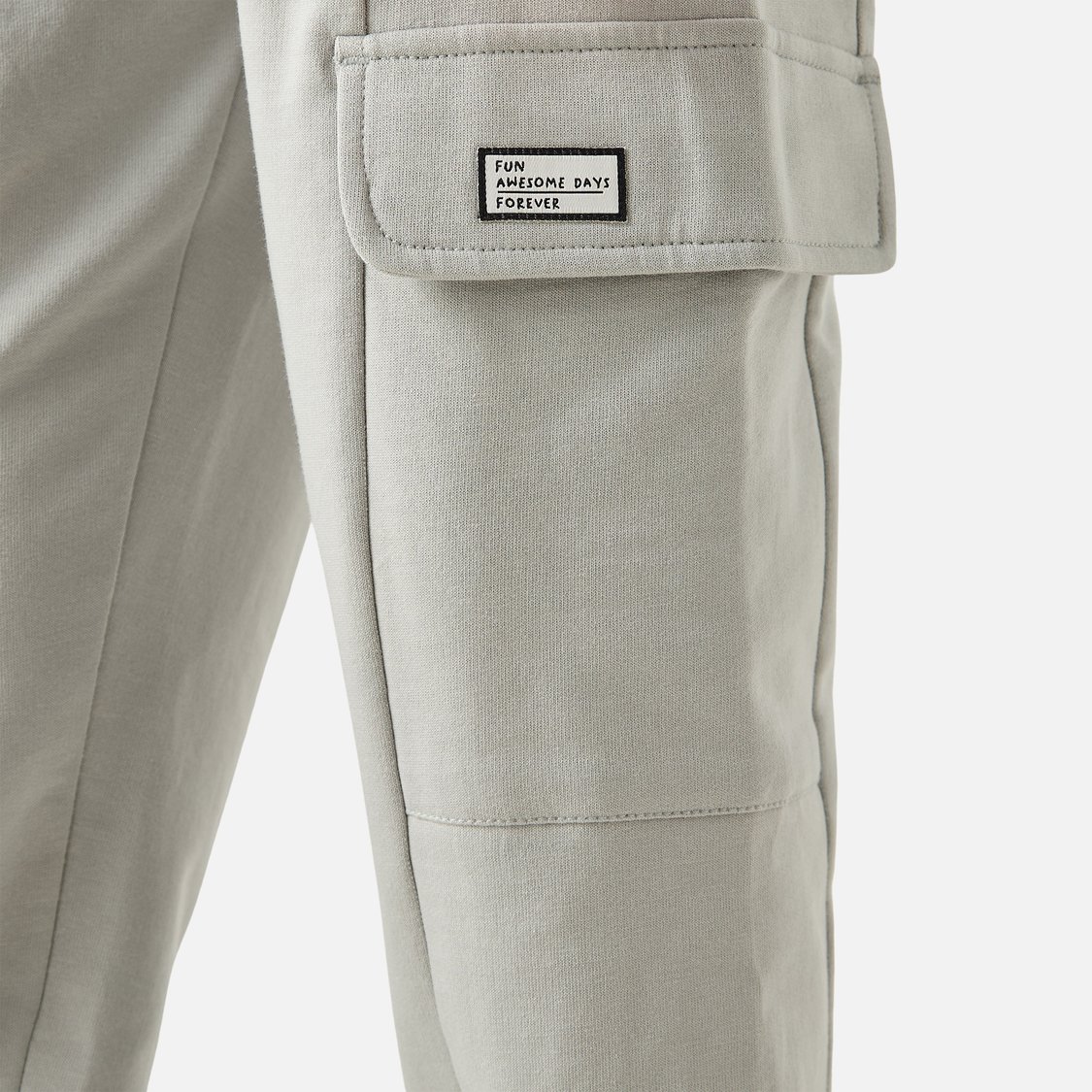 Juniors Applique Detail Cargo Joggers with Drawstring Closure