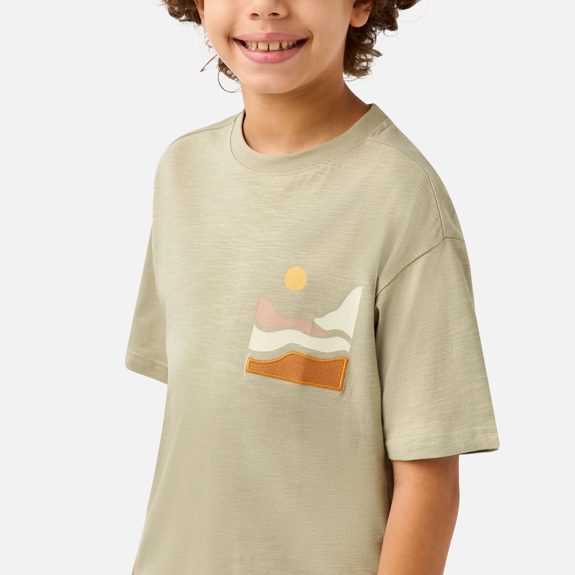 Juniors Graphic Print Crew Neck T-shirt with Short Sleeves