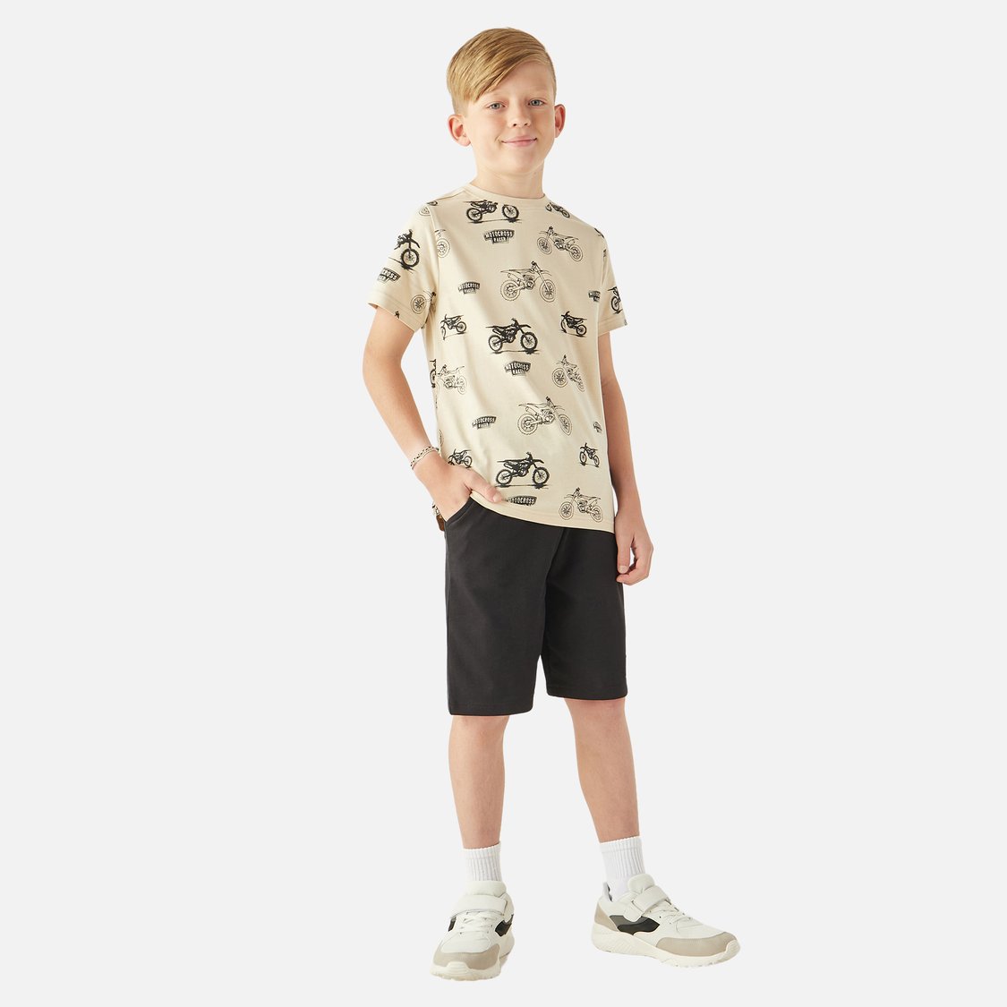 Juniors Solid Shorts with Drawstring Closure and Pockets