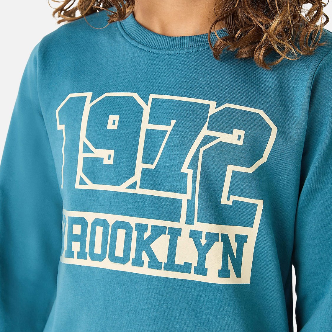 Juniors Brooklyn Print Sweatshirt with Crew Neck and Long Sleeves