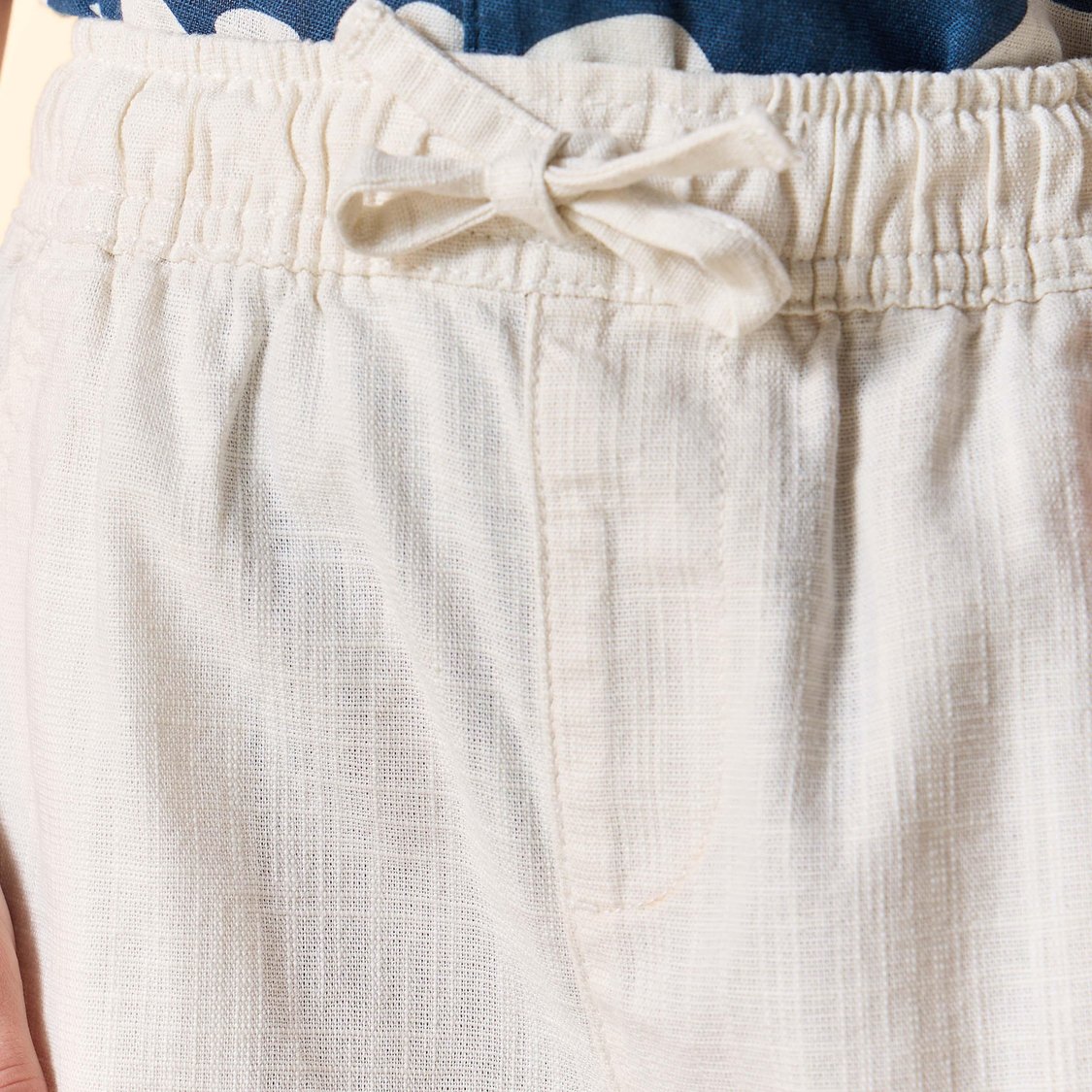 Juniors Solid Cargo Shorts with Pockets and Drawstring Closure