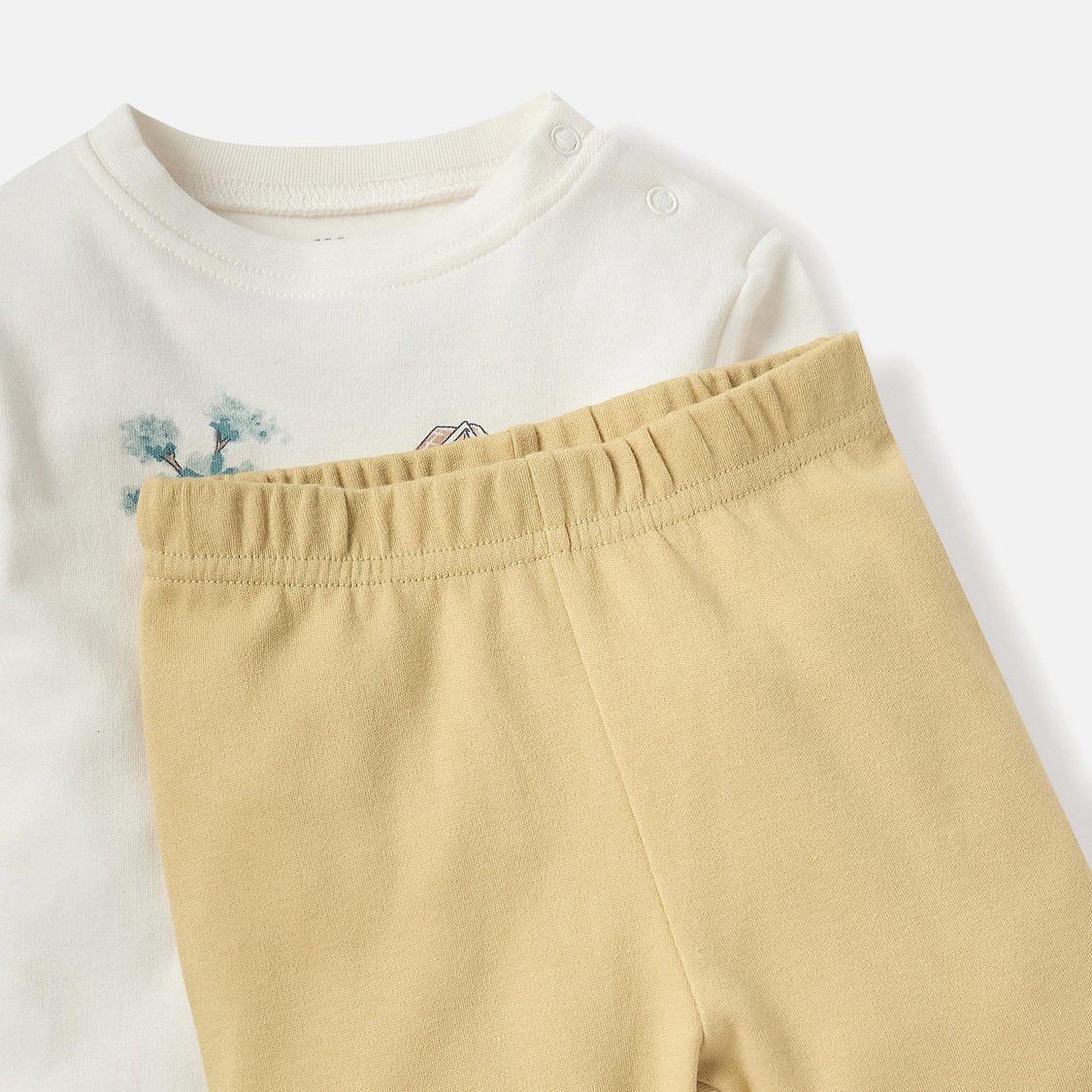 Juniors Printed Long Sleeves T-shirt and Pyjama Set