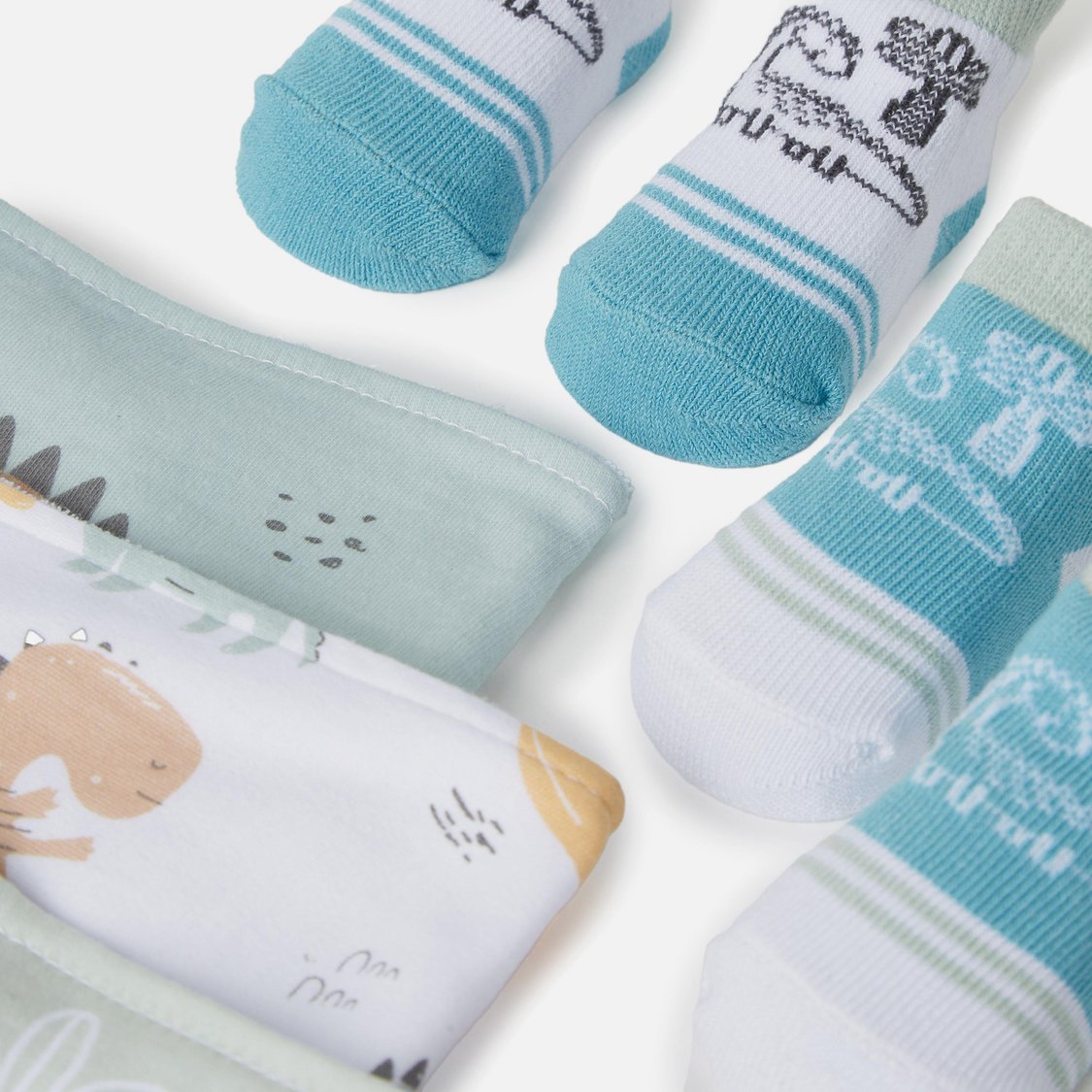Juniors 7-Piece Dinosaur Print Bib and Booties Set