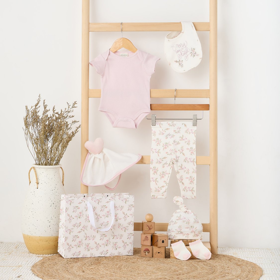 Juniors 8-Piece Printed Clothing Gift Set