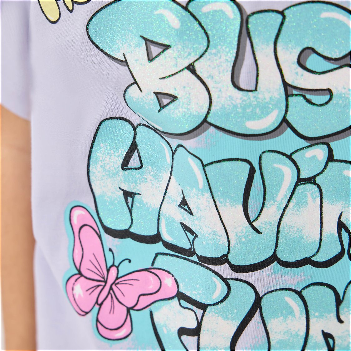 Juniors Graffiti Print T-shirt with Short Sleeves