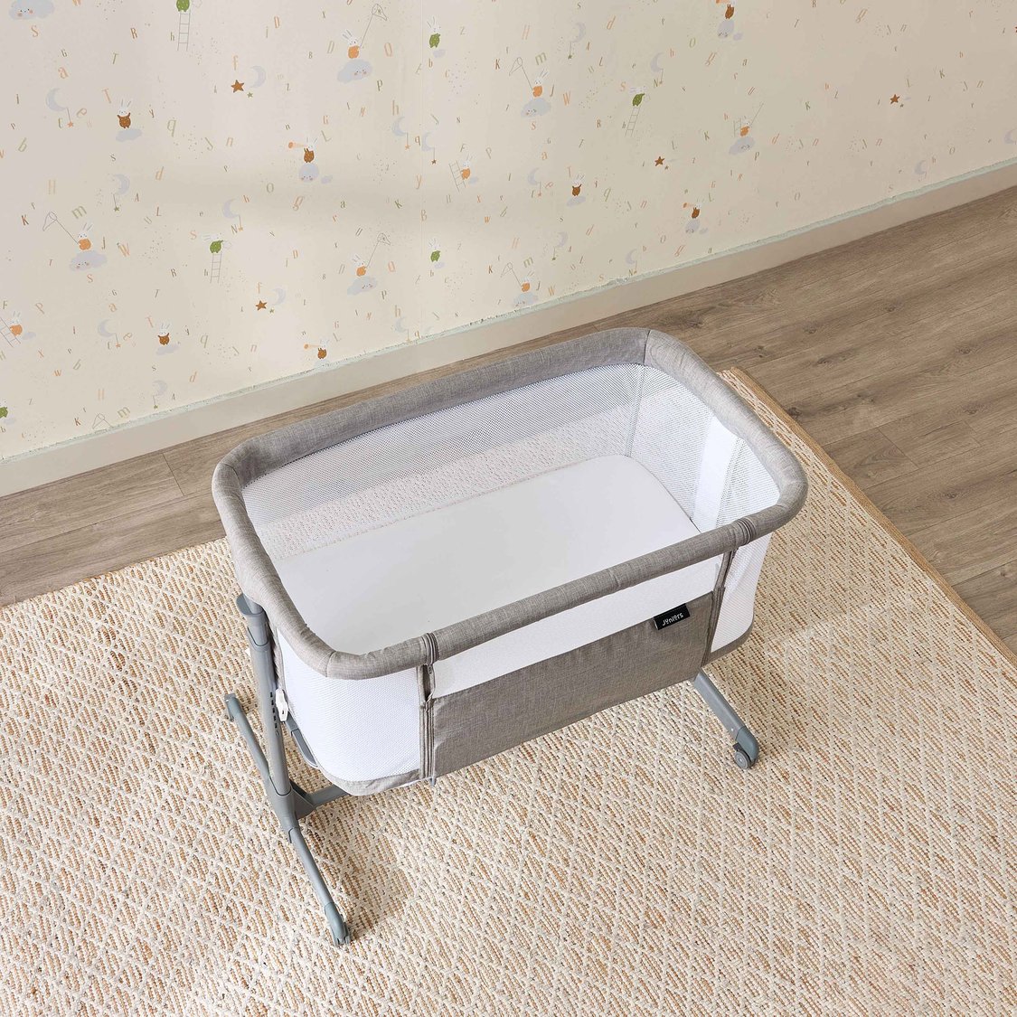 Juniors Adjustable Height Bassinet - 90x57x83cm