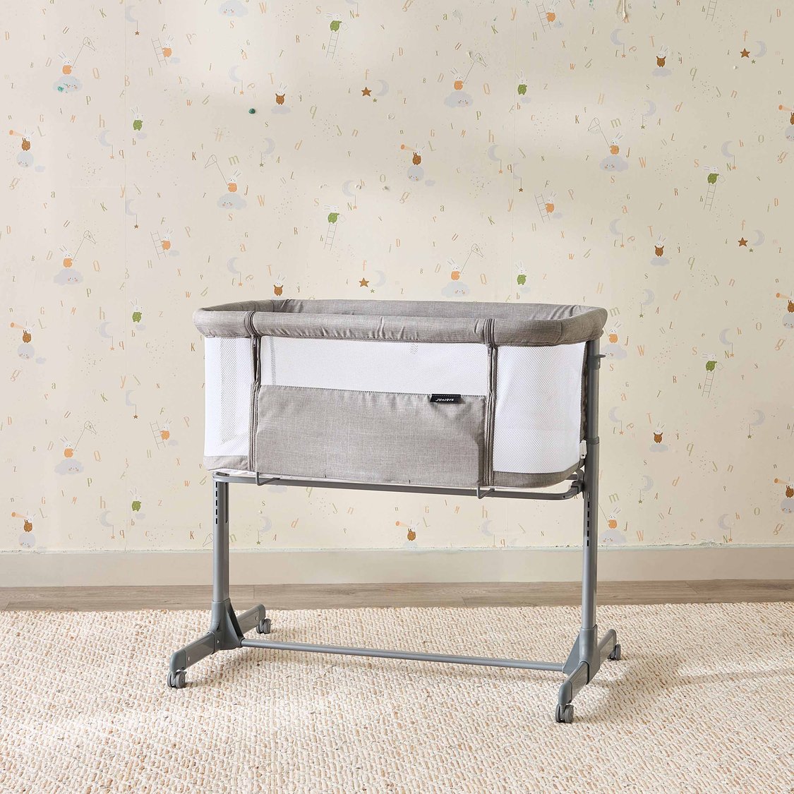 Juniors Adjustable Height Bassinet - 90x57x83cm