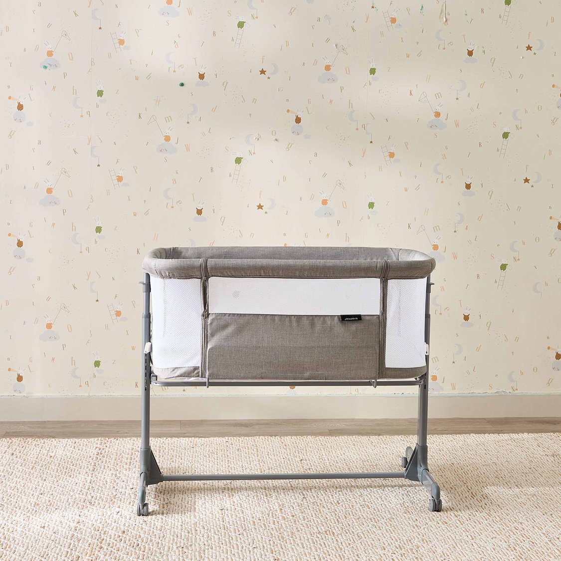 Juniors Adjustable Height Bassinet - 90x57x83cm