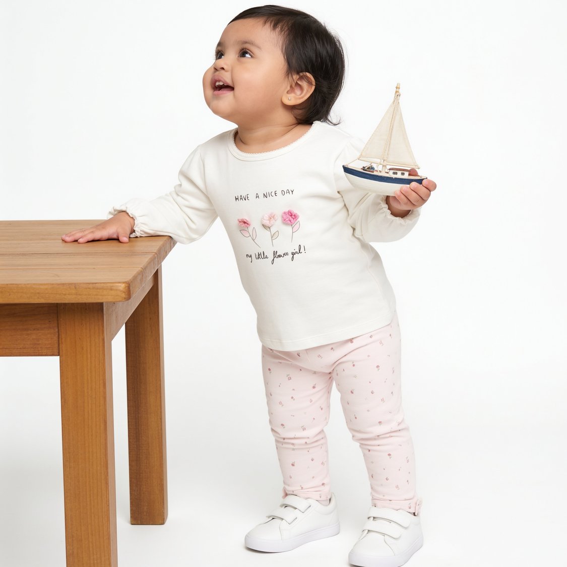 Juniors Applique T-shirt with Pyjama Set
