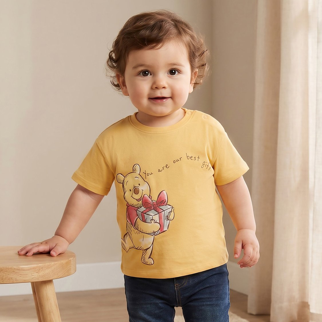 Juniors Winnie The Pooh Print T-shirt