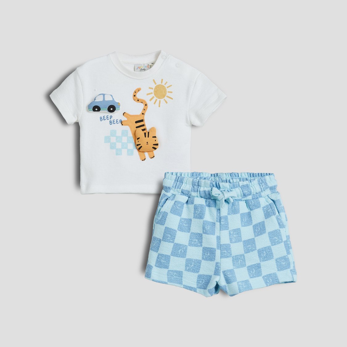Juniors Appliqued T-shirt and Shorts