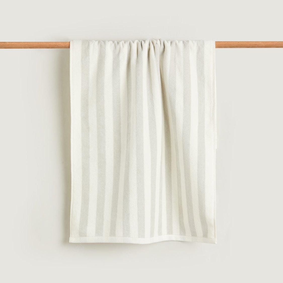 Juniors Striped Hand Towel - 90 x 50 cm