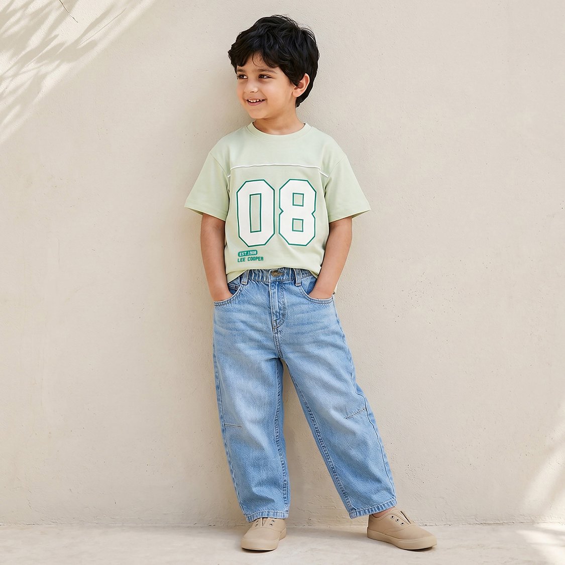 Juniors Washed Balloon Fit Jeans