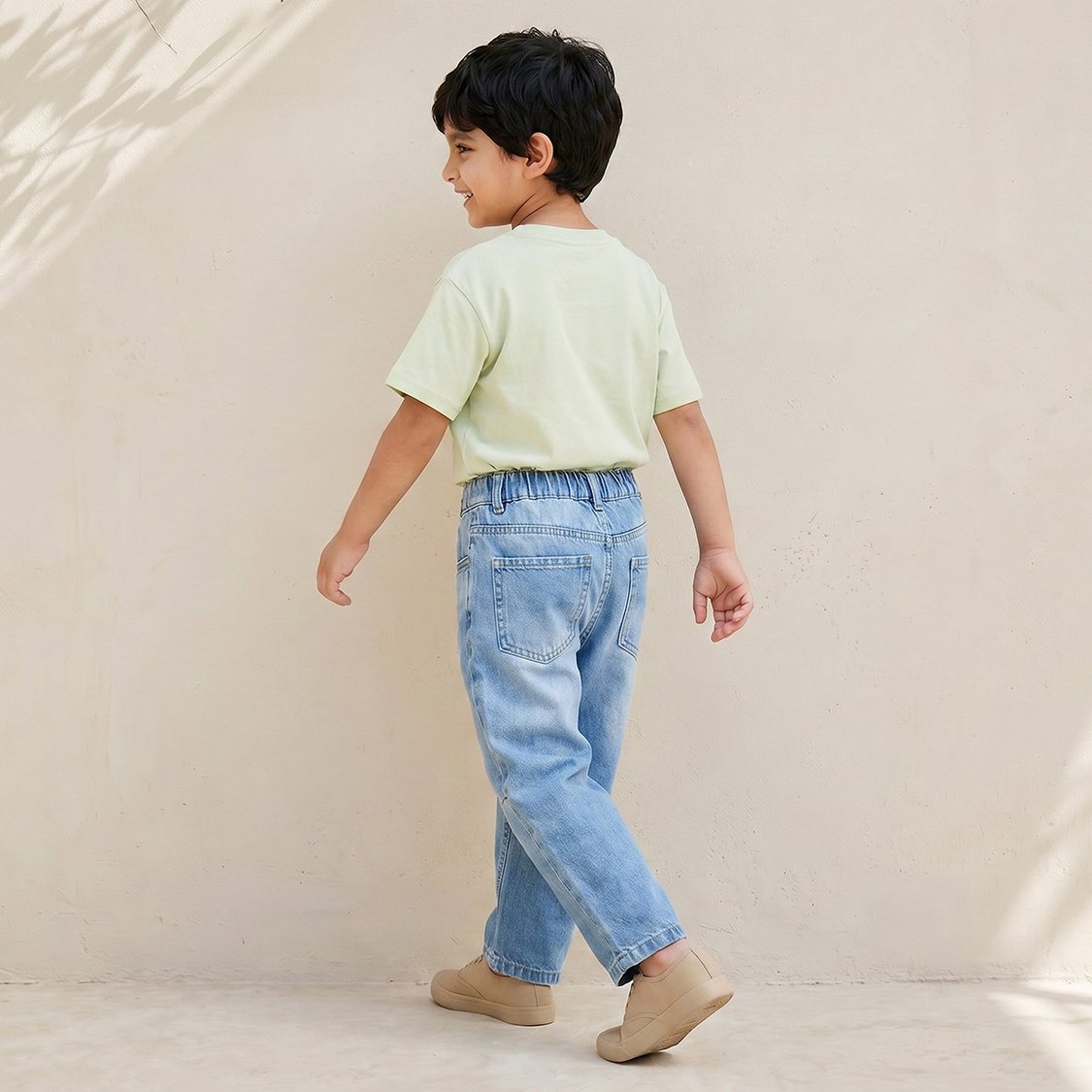 Juniors Washed Balloon Fit Jeans
