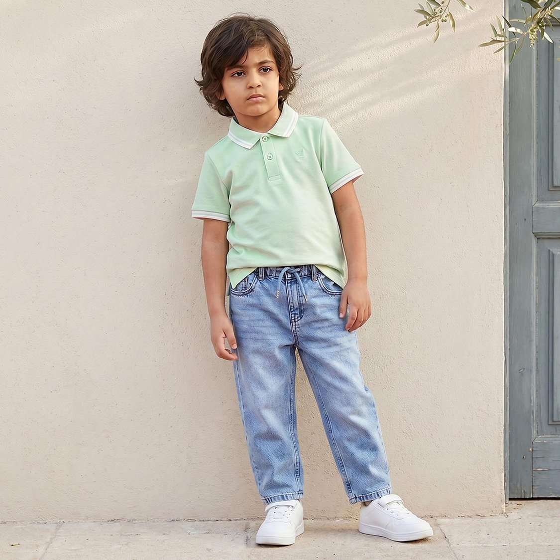 Juniors Solid Polo T-shirt with Tipping Collar