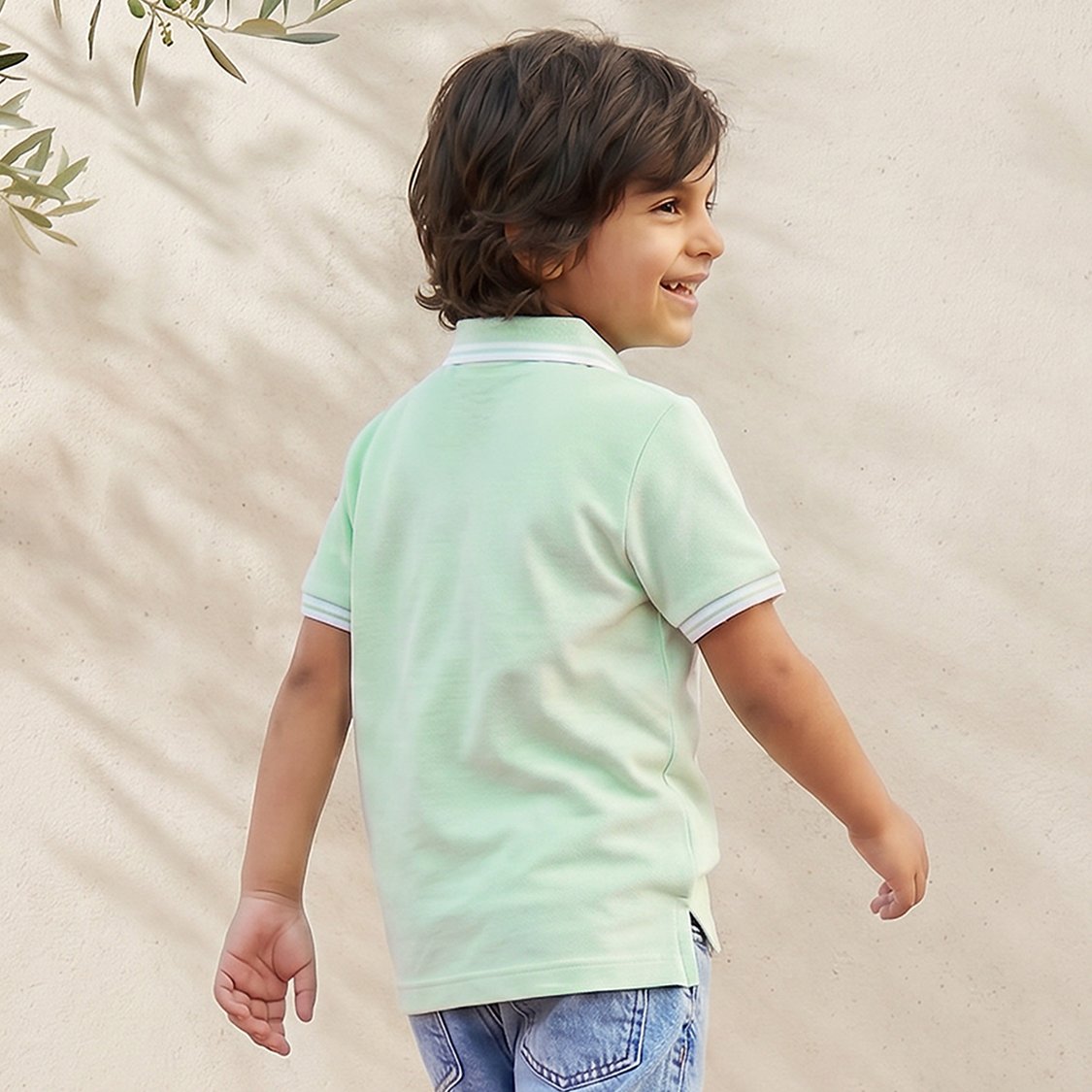 Juniors Solid Polo T-shirt with Tipping Collar