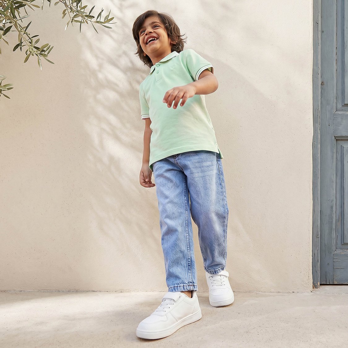 Juniors Solid Polo T-shirt with Tipping Collar