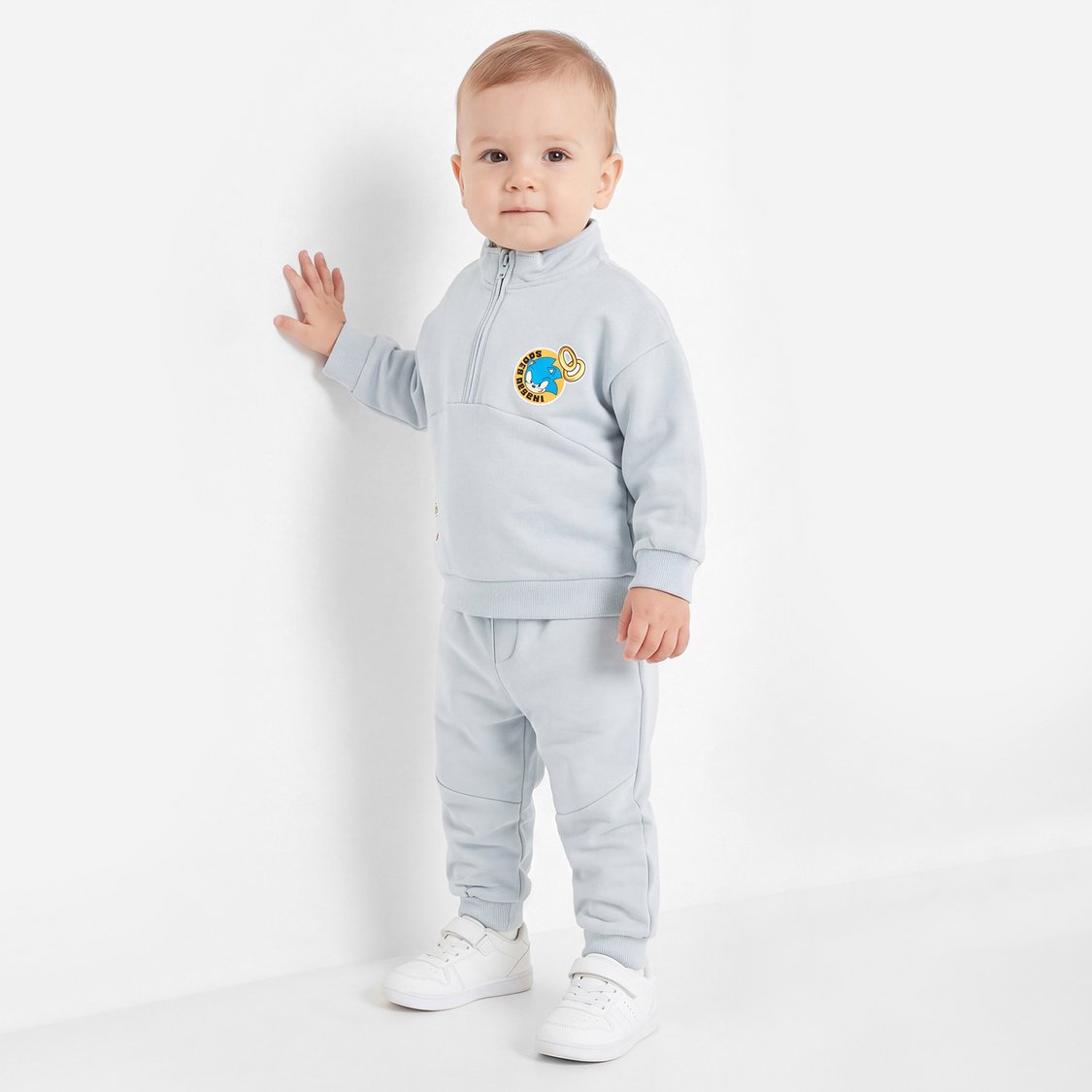 Juniors Sonic the Hedgehog Print Sweatshirt and Joggers Set