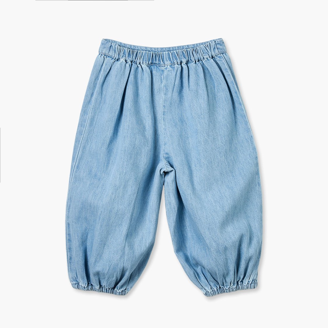 Juniors Floral Embroidered Jogger Jeans