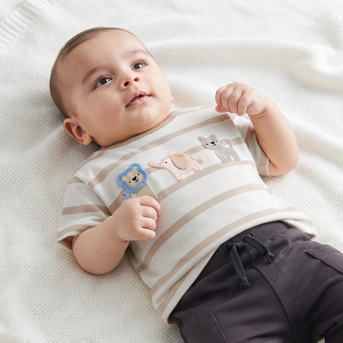 Juniors Striped T-shirt