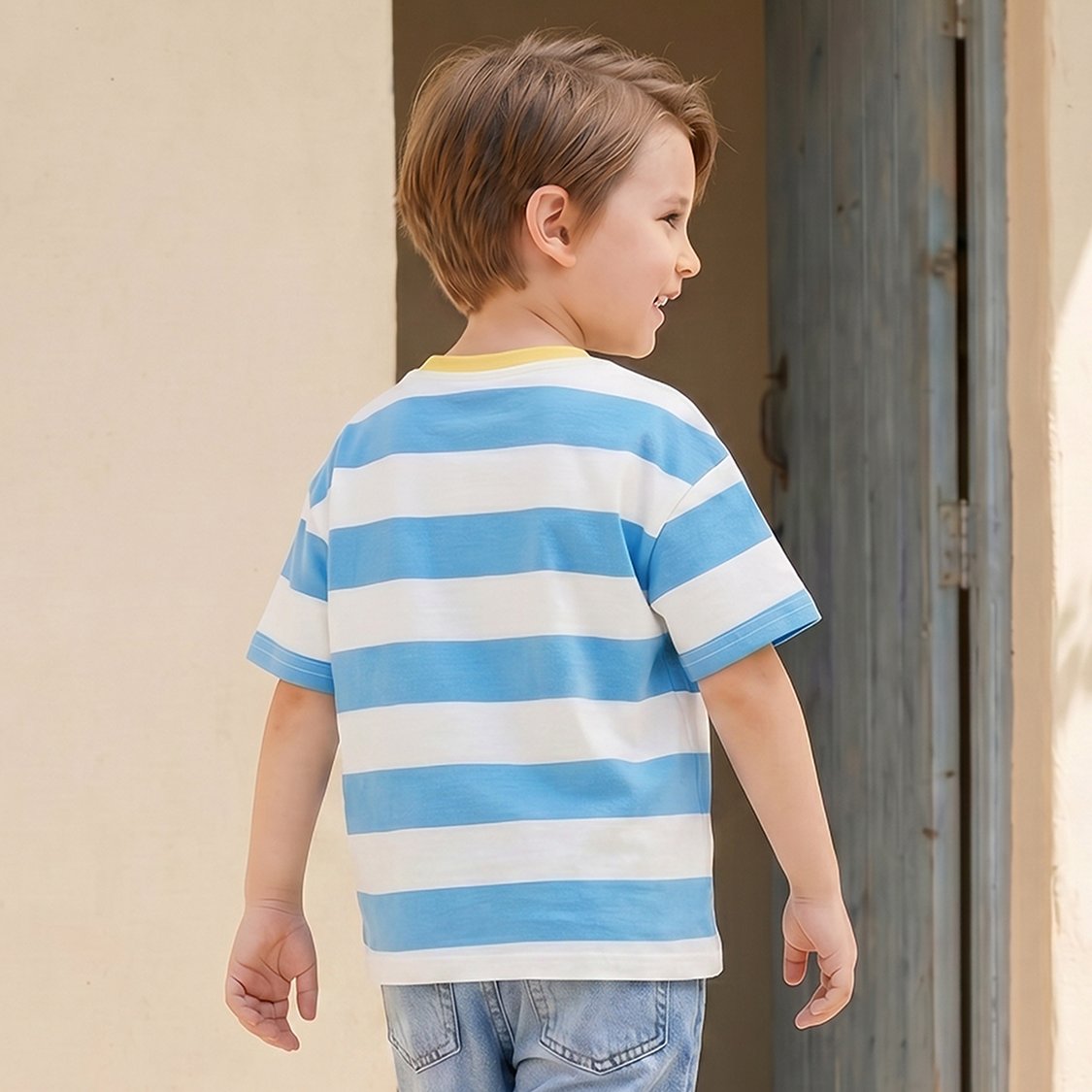 Juniors Striped T-shirt
