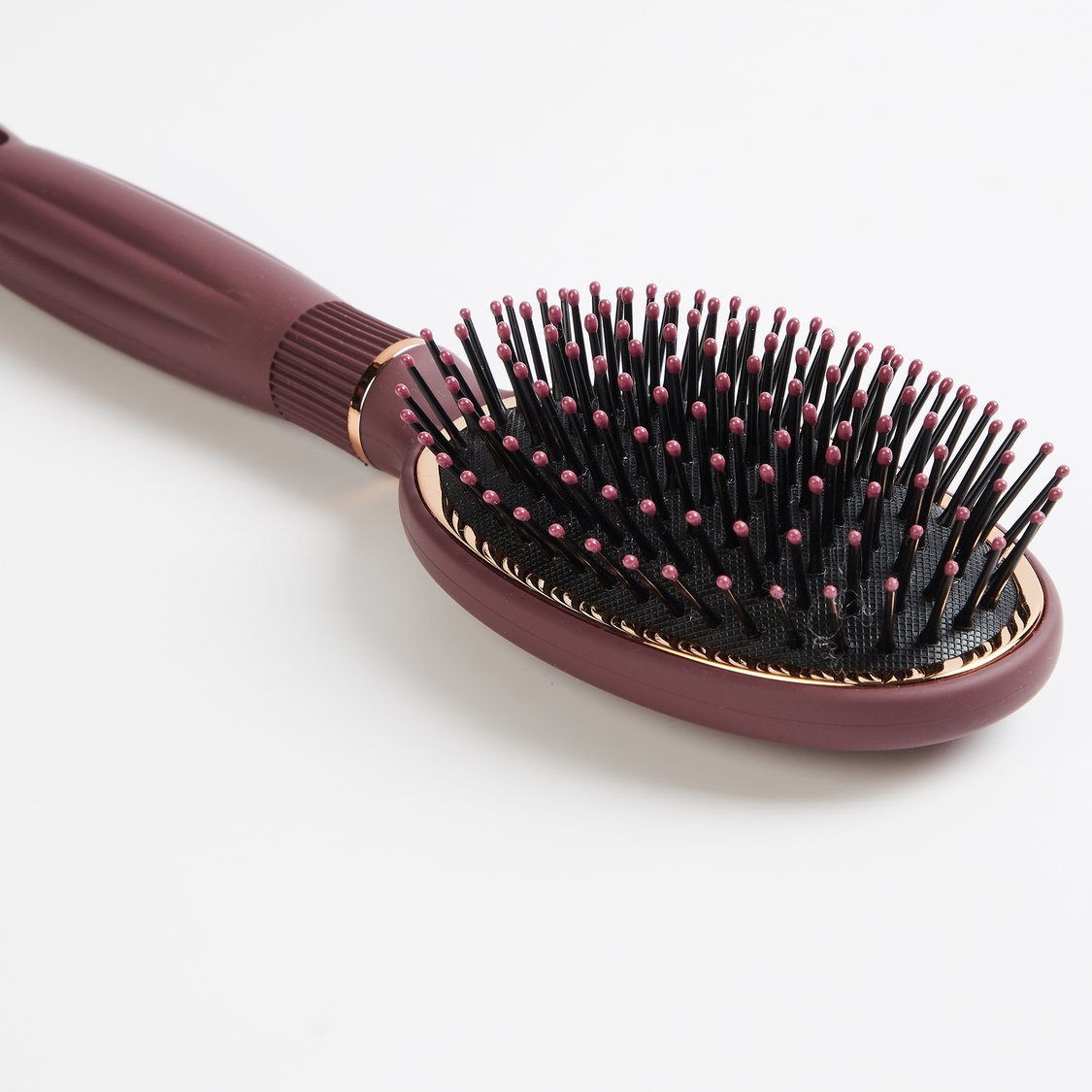 FAME FOREVER Solid Hair Brush