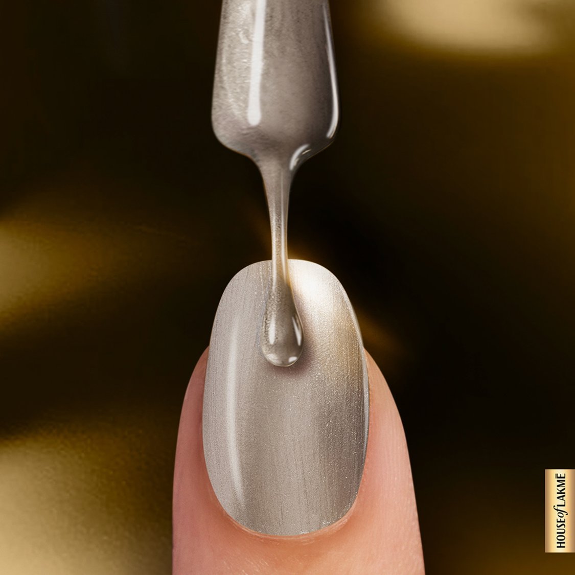 LAKME Ultimate Glam Chrome Nail Polish - Champagne - 6ml